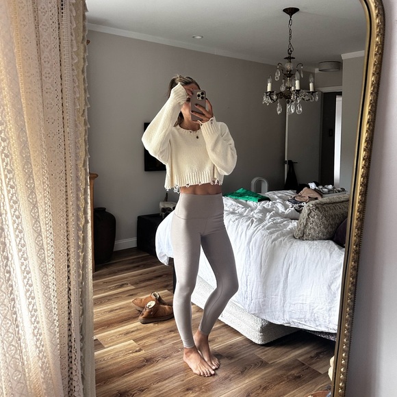 Brown High-Waisted Leggings - Picture 2 of 5